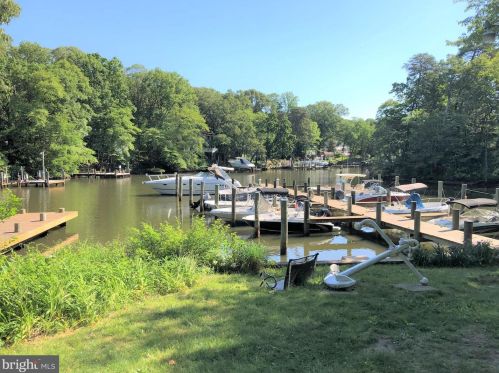 9 Woodland Dr, Severna Park, MD 21146-3032