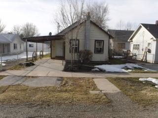 713 California St, Gooding, ID 83330-1525