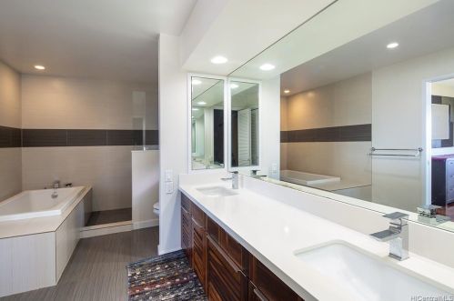 1596 Ihiloa Loop, Honolulu HI  96821-1347 exterior