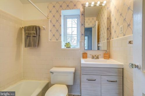 7401 16 Ave, Silver Spring MD 20912-7041 exterior