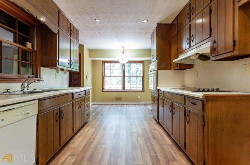 4641 Tara Woods Dr, Ellenwood, GA 30294-2011