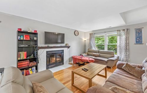2027 Cardinal Dr, Glendale Heights, IL 60139-1854