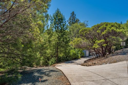 17245 Aileen Way, Grass Valley, CA 95949-7200