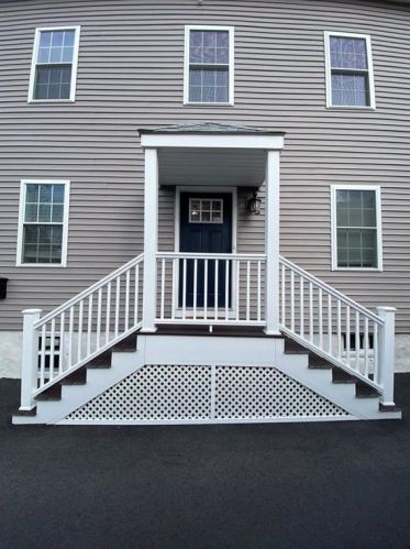 71 Warner St, Middletown, RI 02840-2156