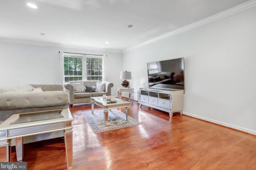 6613 Elder Ave, Springfield VA  22150-1404 exterior