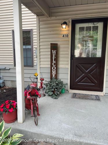 410 Daisy Ct, Jackson Twp, NJ 08527-2585
