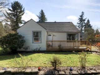 5910 Cedar St, Portland OR  97222-2604 exterior