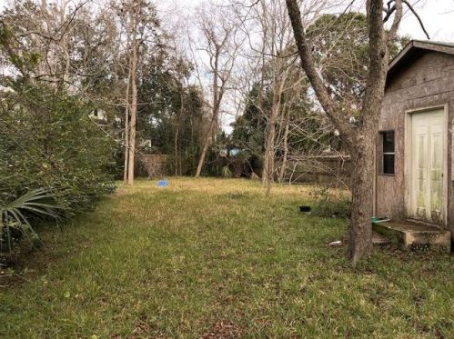 918 Pitt St, Mount Pleasant, SC 29464-5027