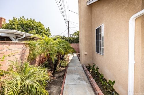 1851 Random Dr, Anaheim CA  92804-2664 exterior