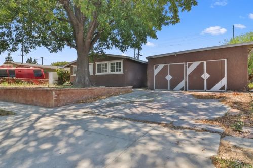 1020 Dennis Ave, Simi Valley CA  93065-3224 exterior