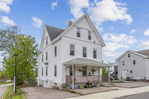 3 Chestnut St, Westerly, RI 02891-2217