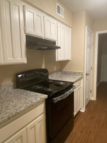 1130 Brady Dr, Irving TX  75061-4747 exterior