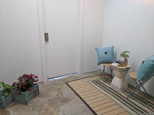 250 Opihikao Way, Honolulu HI  96825-1123 exterior