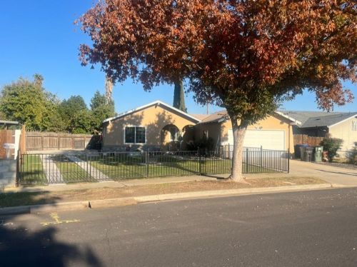 2324 Budd St, Modesto, CA 95350-2505