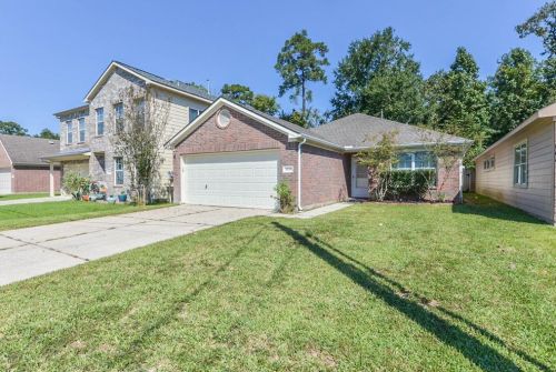 5038 Willow Point Dr, Conroe TX  77303-3070 exterior