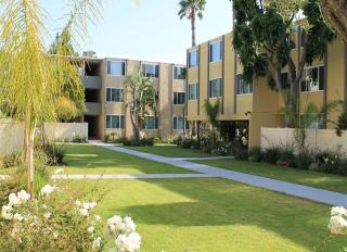 4555 Martin Luther King Jr Blvd, Los Angeles CA  90016-5967 exterior