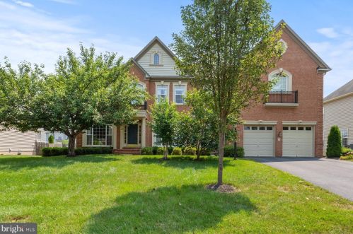 5049 Burnside Farm Pl, Haymarket, VA 20169-2581