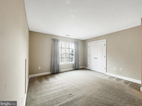 18947 Highland Park Dr, Triangle VA  22172-2067 exterior