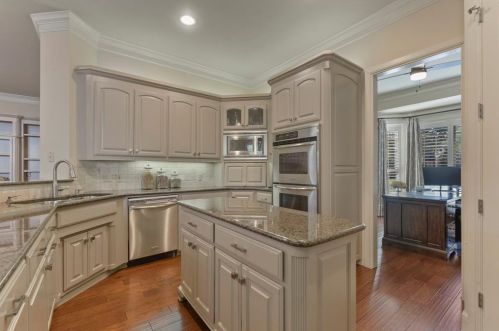 2105 Kingsbury Rd, Midlothian, TX 76063-5325