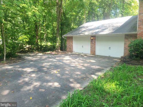2141 Hallmark Dr, Gambrills, MD 21054-2130