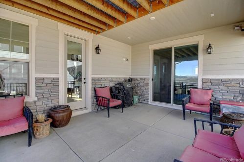 27701 Lakeview Dr, Aurora CO 80016 exterior