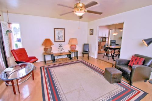684 Leeside St, Glendora, CA 91741-3232