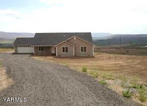 800 Box Canyon Rd, Selah, WA 98942-9104