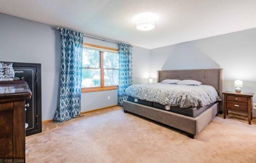 2224 Ariel St, Saint Paul MN  55109-2852 exterior