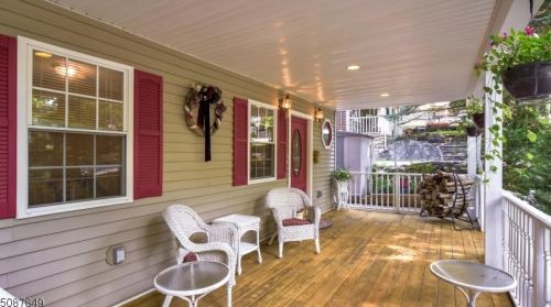 4 Rockwood Trl, Kinnelon, NJ 07405-2849