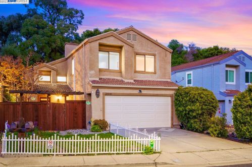 28040 Ziele Creek Dr, Hayward, CA 94542-2424