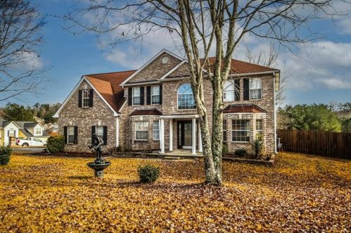 580 Lakewater View Dr, Stone Mountain, GA 30087-6500