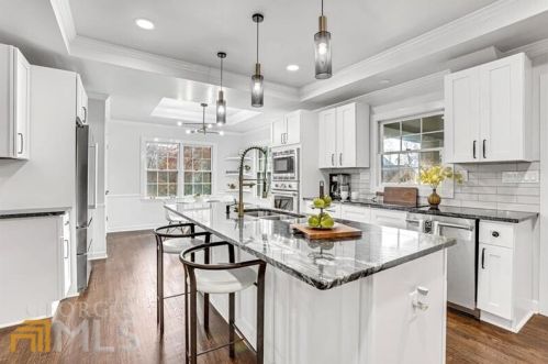 4175 Harrogate Dr, Atlanta GA  30327-3624 exterior
