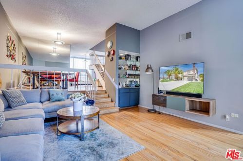 4655 Natick Ave, Van Nuys, CA 91403-2779