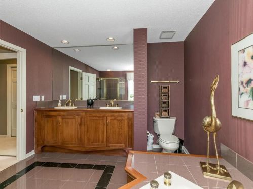 3817 Bridgewater Dr, Saint Paul MN  55123-2526 exterior