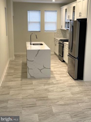 5732 16th St, Philadelphia PA  19141-1702 exterior