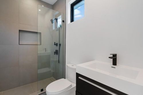 2931 Lookout Pl, Atlanta GA  30305-3217 exterior