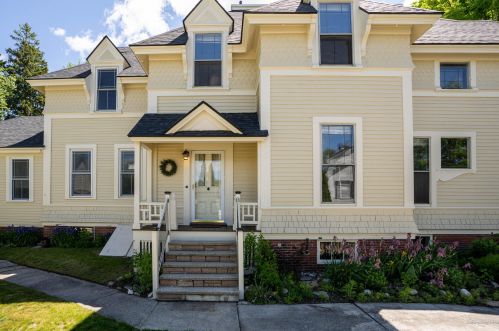46 Pleasant St, Mere Point, ME 04011-2221