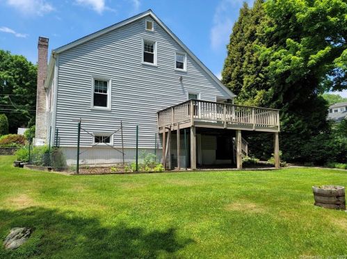 50 Lakeview Dr, Norwalk CT  06850-2018 exterior