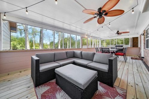 1100 Chateau Wood Pkwy Dr, Conroe TX  77385-9773 exterior