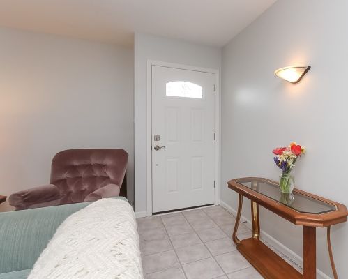 5844 Farnham Ct, Hanover Park, IL 60133-5305