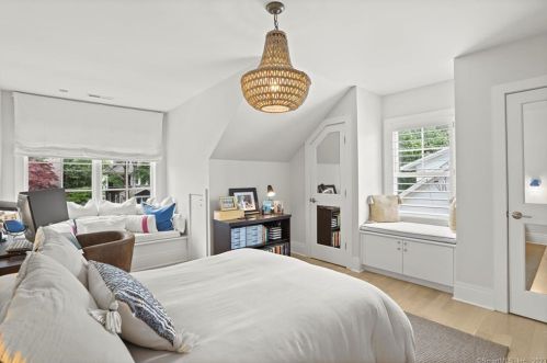 64 Cove Ave, Norwalk CT  06855-2412 exterior