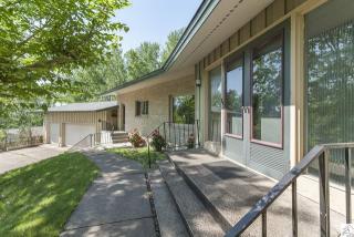 3806 Gladstone St, Duluth, MN 55804-1903