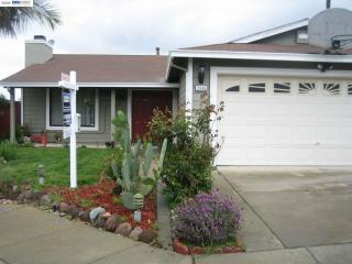 2848 Pickford Pl, Hayward, CA 94541-4587