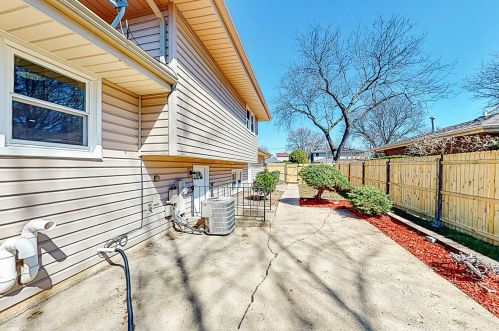 314 Alabama Trl, Carol Stream IL  60188-1378 exterior