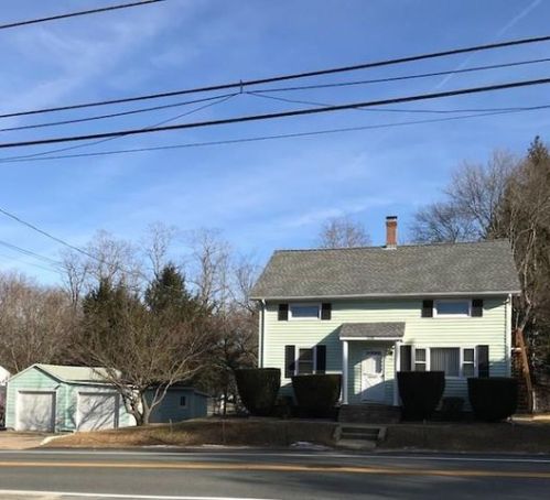 350 New River Rd, Lincoln, RI 02838-1816
