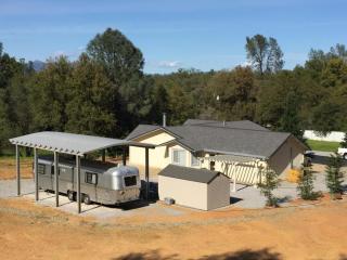 10026 Harley Leighton Rd, Redding, CA 96003-7972