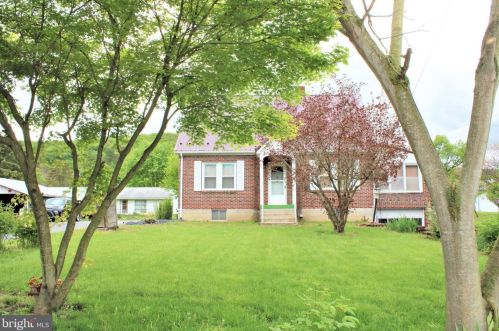 13017 Acre Ln, Cumberland, MD 21502-6957