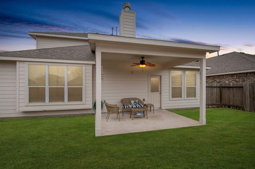 5302 Jay Thrush Dr, Richmond TX 77407-4011 exterior