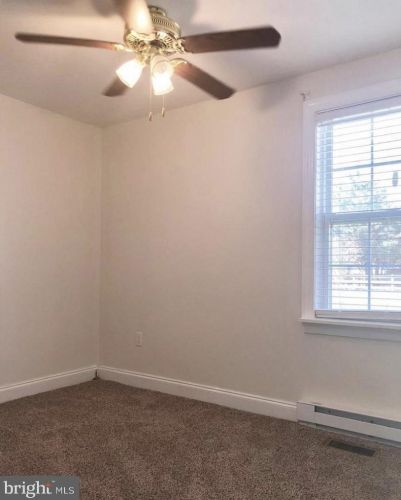 194 Evergreen Dr, Charles Town WV 25414-5872 exterior