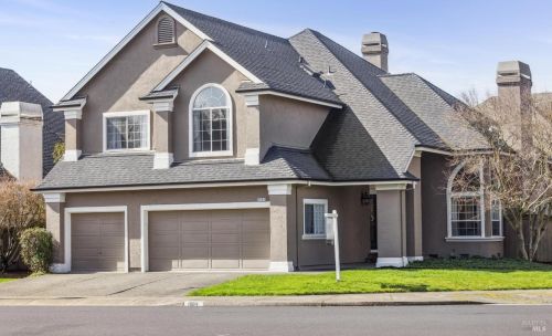 1004 Elsbree Ln, Windsor, CA 95492-7925